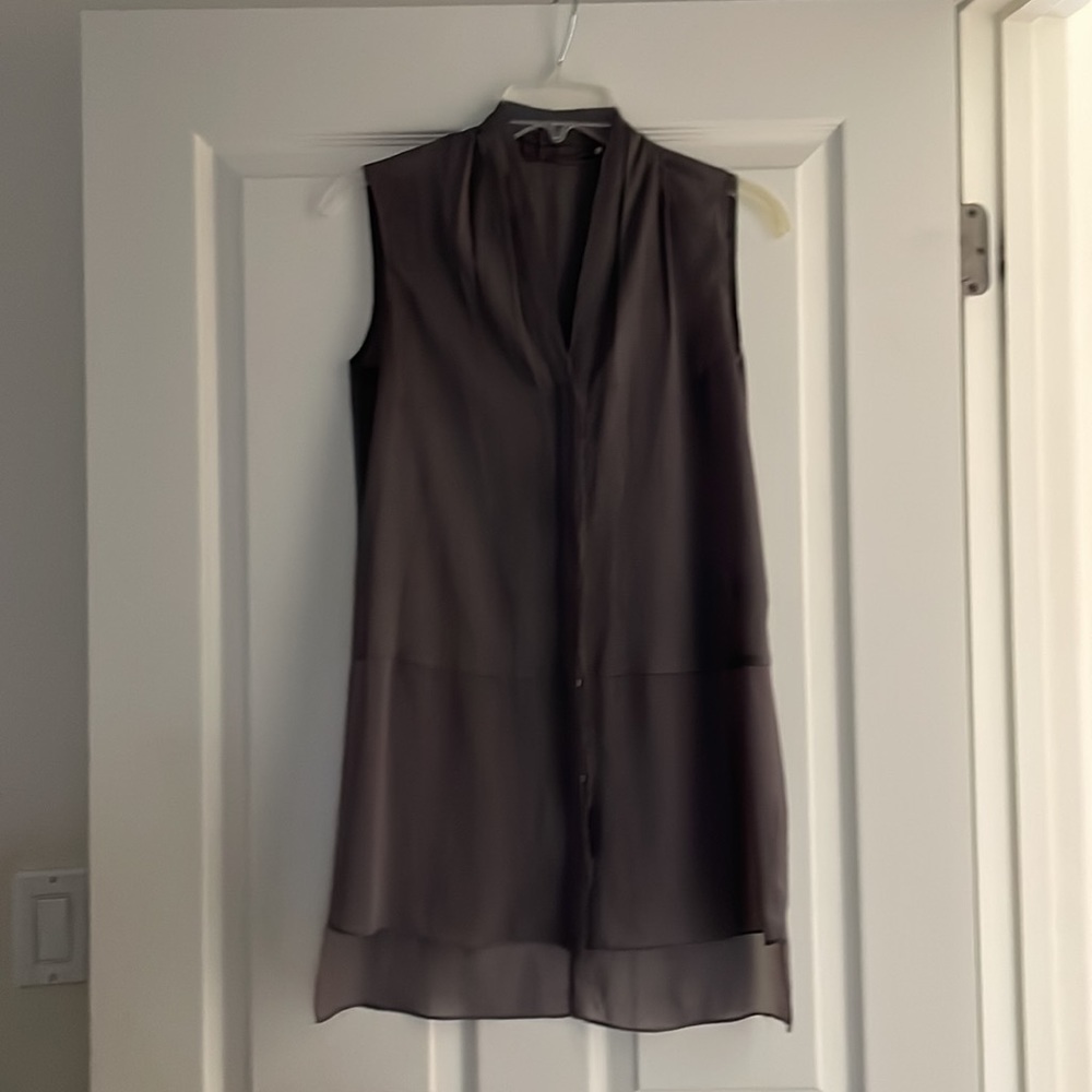 Tahari Gray Sleeveless Vest Sz XS